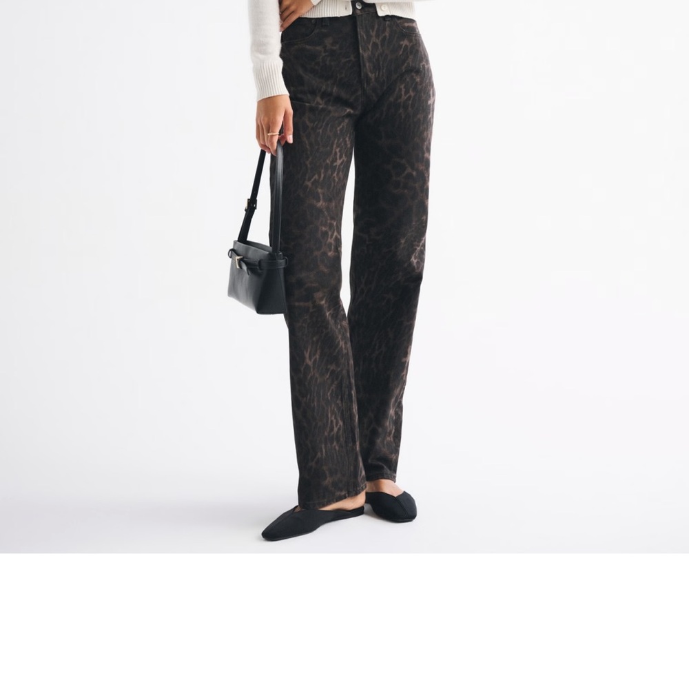 High Rise 90s Relaxed Leopard Print Jean